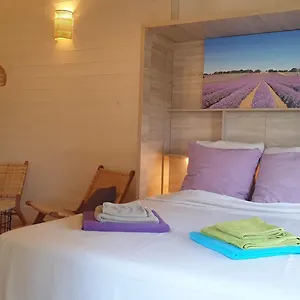 Le Refuge Des Cigales Hébergement de vacances Saint-Saturnin-lès-Apt